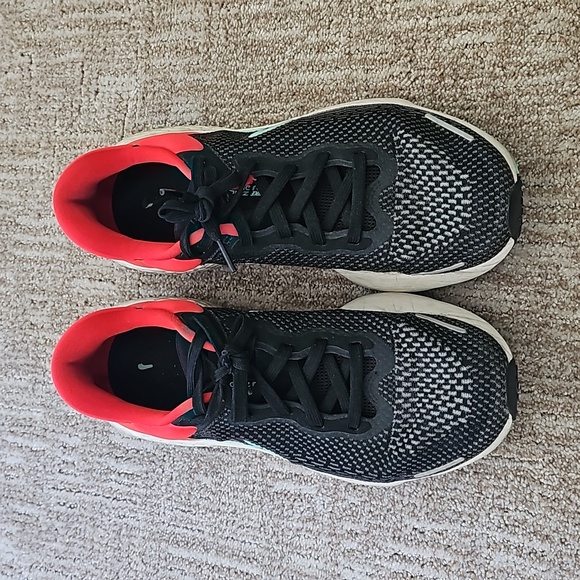 Nike ZoomX Invincible flyknit - Picture 2 of 5
